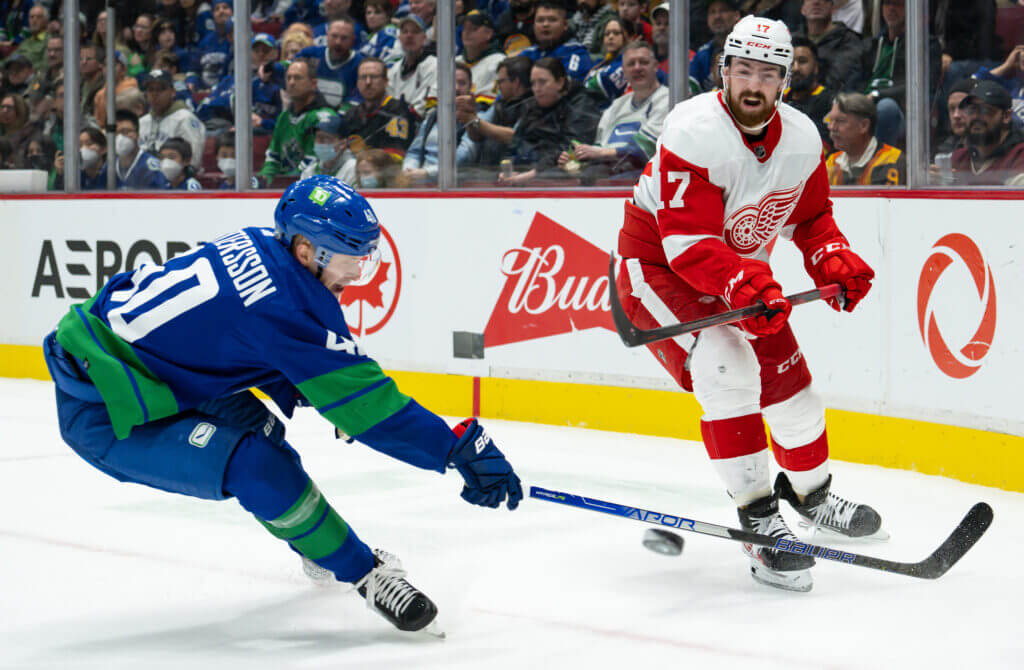 Red Wings and Canucks rebuild show stark contrast in ownership autonomy